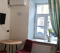 Семейные апартаменты с кухней-гостиной и отдельным входом в Двенадцать