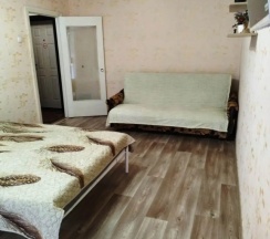 Апартаменты с балконом (общая ванная комната) в Квартира Идеальный Вариант рядом с Экономическим Институтом