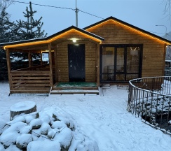 Домик у пруда в Ирбис