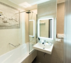 Двухместный номер Улучшенный двуспальная кровать в Отель Downtown Suites Hotel Yerevan