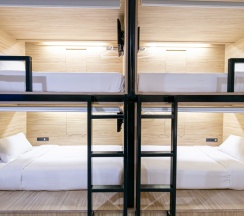 Кровать в общем номере (женский номер) в The Bedrooms Hostel Pattaya