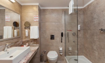 Двухместный номер Superior с балконом двуспальная кровать в Calimera Hane Garden Hotel