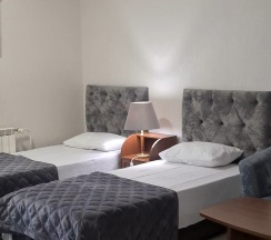 Джуниор сюит номер с балконом  и  видом на горы  в Green house