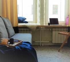 Улучшенный номер с балконом в Apartin