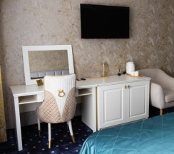 Четырехместный стандартный номер с мини-диваном в Хан