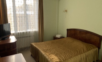 Номер стандарт с 1 двуспальной кроватью в Риони