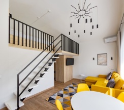 Двухуровневый люкс в Кarl House