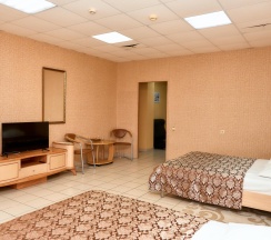 Номер полулюкс с 2 двуспальными кроватями в Пантера