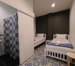 Двухместный номер Economy (2 отдельные кровати) в Chino Town at Yaowarat Phuket