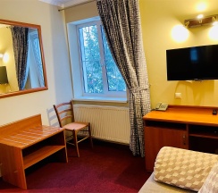 Двухместный двухкомнатный номер I категории "Комфорт" с одной двуспальной кроватью в Фридрихсхофф