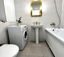 Квартира в Апартаменты на улица Лётчика Ларюшина, 6к2