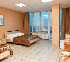 Номер полулюкс с 2 двуспальными кроватями в Пантера