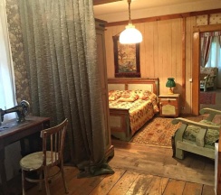 Трехкомнатный люкс с верандой и красивым видом из окна в Чеховская дача