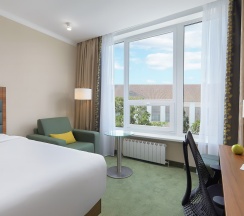 Улучшенный стандартный номер с кроватью Queen Size в Hilton Garden inn Kaluga