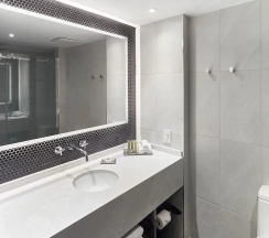 Номер Standard в Hotel Bonaventure Montreal