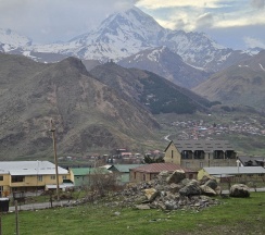 Коттедж с балконом в База отдыха Misty Rocks Kazbegi
