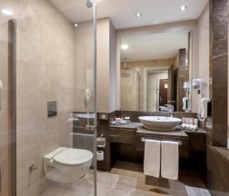 Двухместный люкс двуспальная кровать в Ramada Plaza by Wyndham Antalya