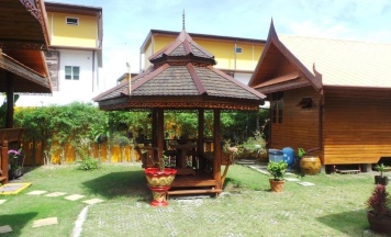 Бунгало Deluxe с видом на сад в Golden Teak Resort Baan Sapparot