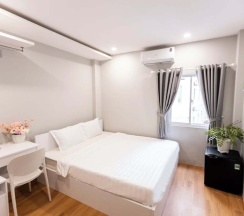 Двухместный номер Standard с видом на город двуспальная кровать в Cosmos Hotel Nha Trang