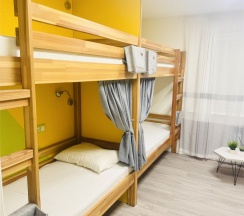 восьми местный номер в Party and Sun