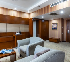 Двухместный люкс с балконом двуспальная кровать в Regardal Hotel