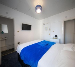 Двухместный номер Superior двуспальная кровать в The Adonis Hotel