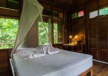 Двухместный Tree House с видом на сад двуспальная кровать в Art's Riverview Lodge