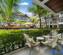Двухместный номер Premier с видом на бассейн двуспальная кровать в Howard Johnson by Wyndham Phuket Naiyang