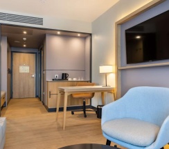 Номер люкс с 1 двуспальной кроватью в Radisson Hotel Gorizont Rostov-on-Don