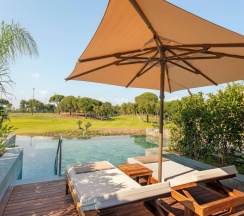 Двухместный номер Swim-Up Lagoon Golf двуспальная кровать в Курорт Cullinan Belek
