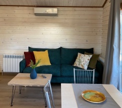 Коттедж с террасой в Yellow Stars Inn