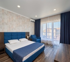 Коннект с балконом. Вид на море в Val`kont hotel
