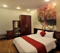 Двухместный номер Deluxe двуспальная кровать в The Carnation Hotel Da Nang