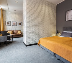 Улучшенный комфортный двухместный номер. в Key hotel