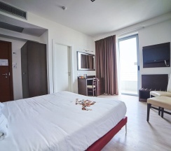 Двухместный номер Superior с балконом двуспальная кровать в Alisei Palace Hotel