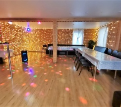 Коттедж с 6 комнатами в Удачный