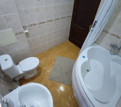 №7 двуспальная кровать с видом на море, бассейн и горы в Elit house