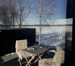 Studio с кроватью "queen size" на двоих (панорамное окно) в 4 стихии