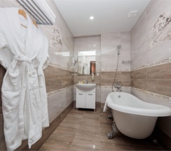Люкс с панорамным видом на сад в Kailas Park&SPA by Stellar Hotels