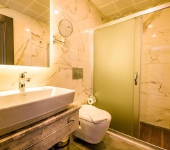 Двухместный номер Deluxe с частичным видом на море двуспальная кровать в Kas Pier Hotel