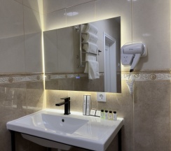 Люкс с панорамным видом на бульвар в Sintem Premium Hotel