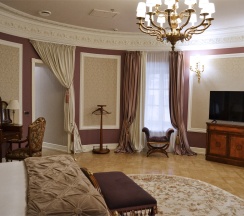 Однокомнатный Люкс с видом на Строгановский дворец в Taleon Imperial Hotel