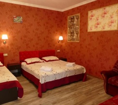 Четырёхместный номер Classic с балконом и с красивым видом из окна в Abaash Hotel Afon
