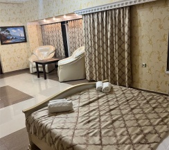 Двухместный улучшенный номер с двуспальной кроватью в Grand