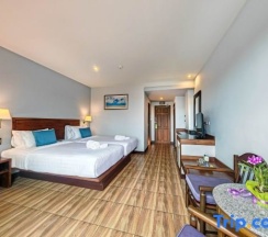 Двухместный номер Superior с видом на бассейн двуспальная кровать в Savotel