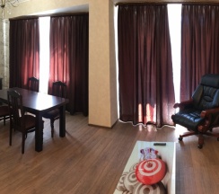 Четырёхместный люкс с балконом в Центральный