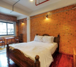 Двухместный номер с балконом двуспальная кровать в Saeng Panya Home - Boutique Residence (SHA Plus+)