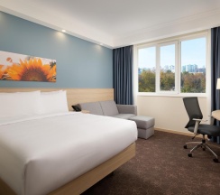 Номер стандарт семейный с 1 двуспальной кроватью в Hampton by hilton Krasnodar