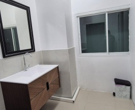 Кровать в общем номере (мужской номер) с балконом в Hotel The Journey Patong New