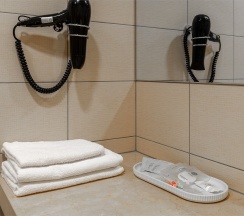 Трехкомнатные улучшенные апартаменты с двумя спальнями (7 этаж) в Real Apartments Sochi